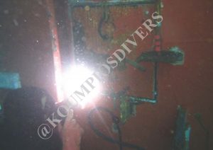 U/W Welding the cover of Rudder stock nut.